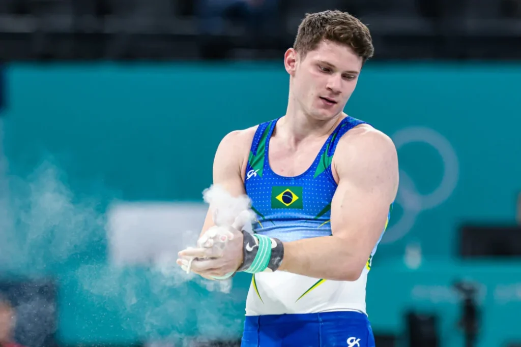 Diogo Soares fica em 23º no individual geral da ginástica em Paris-2024; japonês leva ouro