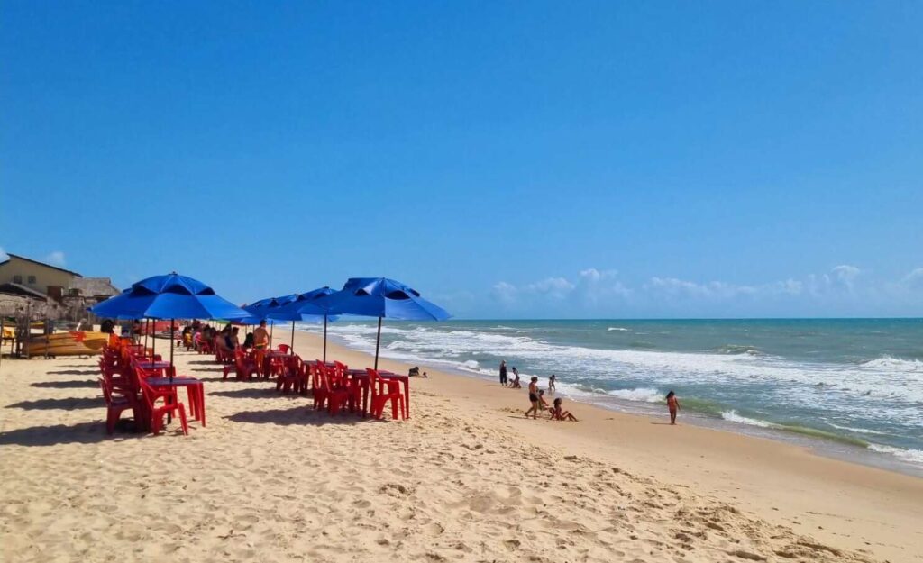 Fortaleza tem 22 trechos de praia que estão próprios para banho no fim de semana