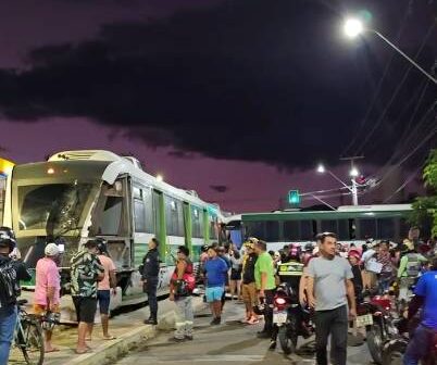 Colisão entre VLT, ônibus e veículos deixa feridos em Sobral, no Ceará