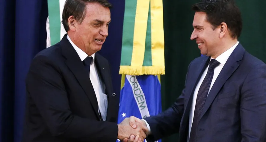 PF encontra com Ramagem roteiro para Bolsonaro pôr sob suspeita urnas eletrônicas