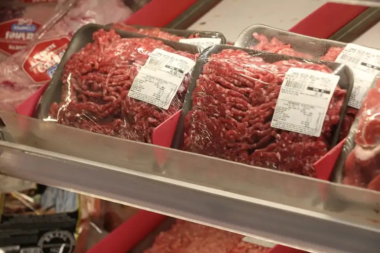 Reforma Tributária: relatório mantém carne de fora da cesta básica de alíquota zero