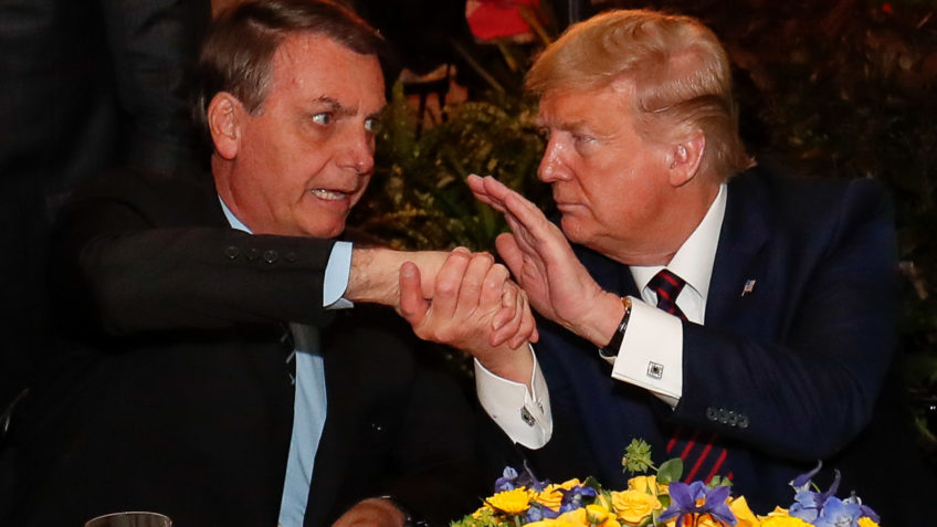 Bolsonaro presta solidariedade a Trump: 'Esperamos sua pronta recuperação, nos vemos na posse'