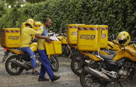 Correios anunciam PDV e concurso para contratar 3,2 mil carteiros