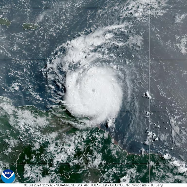 Furacão Beryl atinge categoria 5 e representa ameaça crítica para a Jamaica