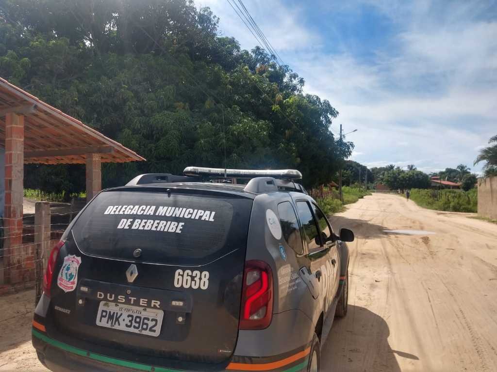 Polícia Civil do Ceará prende mulher por extorquir próprio marido com perfis falsos em rede social