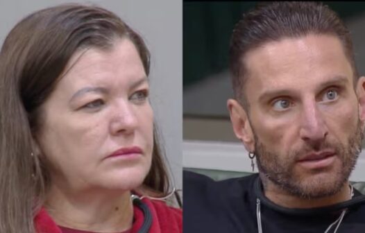 Dona Geni e Guipa assistem Conquisteiros falando mal deles