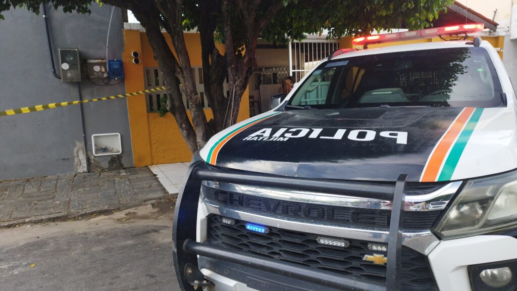 Jovem é morto a tiros em primeiro dia de trabalho em lava-jato, em Caucaia