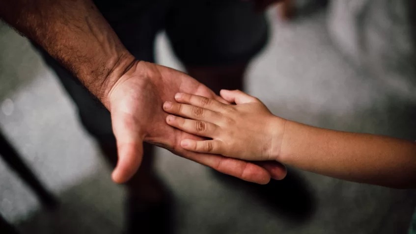 Criança devolvida à mãe após dois meses com o pai sem autorização