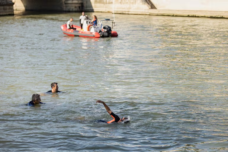 Às vésperas do triatlo, treino da natação no Rio Sena é cancelado pelo 2º dia seguido