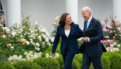 Kamala Harris se pronuncia após desistência de Biden e quer disputar contra Trump