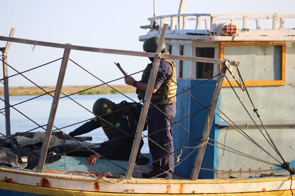 Operação Ágata: ação conjunta no Ceará apreende equipamentos de pesca ilegal e autua três embarcações