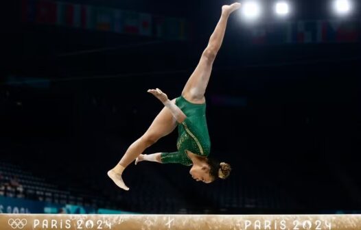 Rebeca Andrade faz ensaio geral, mas guarda ‘cereja do bolo’ para eventual final de Paris-2024