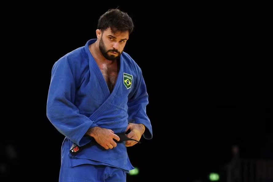 Entenda a regra polêmica que tirou bronze do brasileiro Rafael Macedo no judô