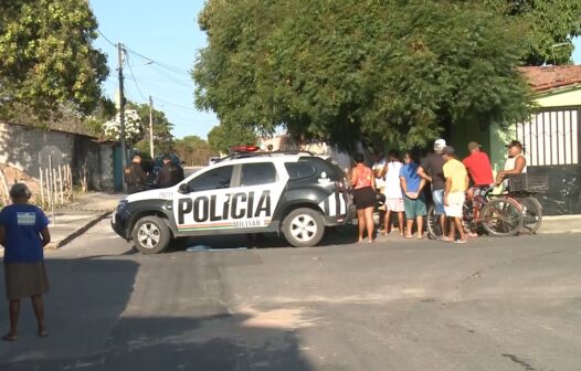 Idoso é morto a tiros na porta de casa quando conversava na calçada com familiares