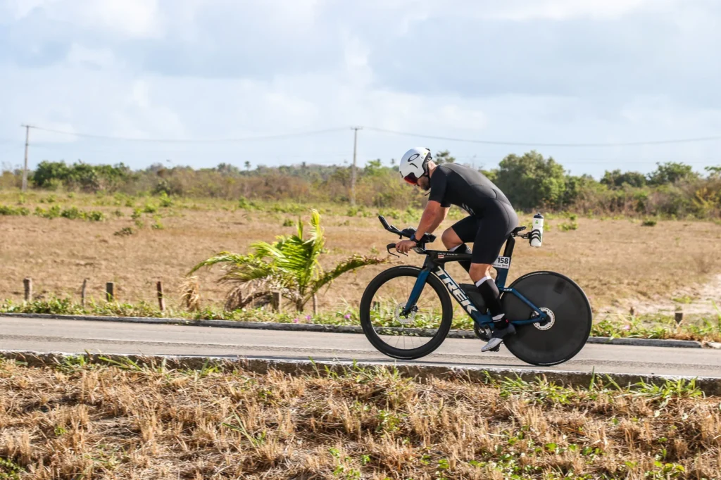 Ironman 70.3 Fortaleza atrai competidores de todo o mundo para desafio na Beira-Mar