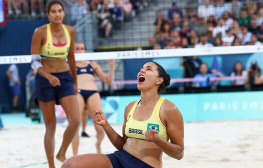 Ana Patrícia e Duda dão show e fecham 1º fase do vôlei de praia com vitórias por 2 a 0 em Paris