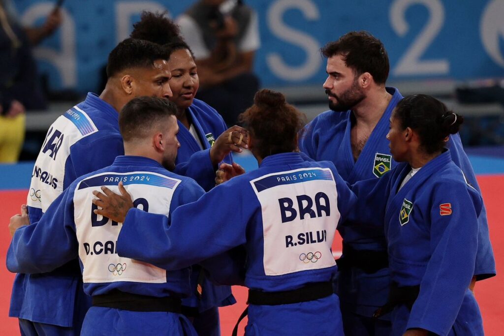 Brasil supera Itália no judô por equipes e fatura medalha de bronze nas Olimpíadas de Paris