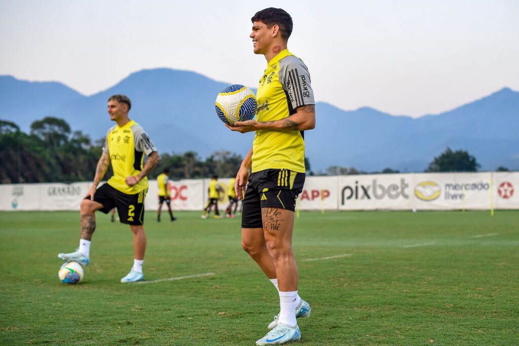 Botafogo x Flamengo: assista ao vivo ao jogo de hoje (18/08)