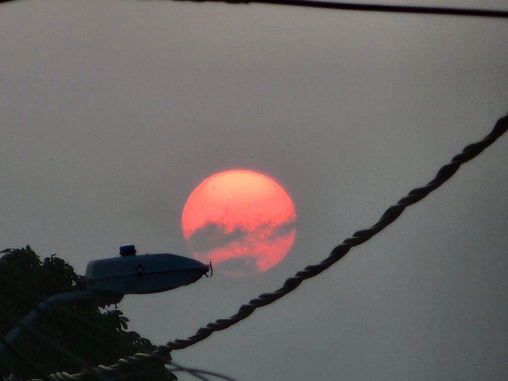 Entenda porque o céu de Fortaleza está cinzento