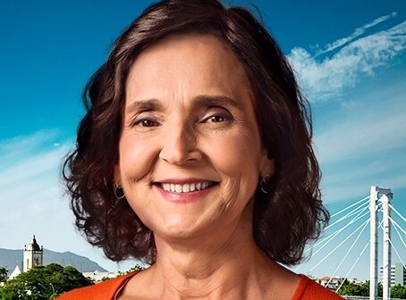 Quem é Izolda Cela, candidata do PSB à Prefeitura de Sobral