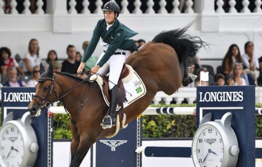 Equipe brasileira de hipismo é eliminada após espora causar sangramento em cavalo