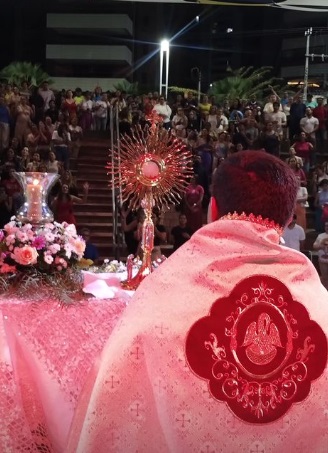 Angelus Solidário marca abertura da Caminhada com Maria