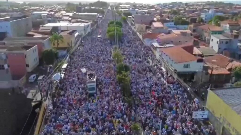 Ao vivo: acompanhe a transmissão da Caminhada com Maria, em Fortaleza