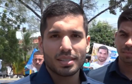 André Fernandes recebe apoio de Jair Bolsonaro em motocarreata por Fortaleza