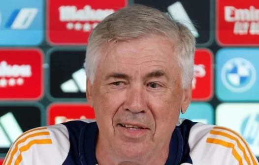 Diretoria do Real Madrid dá voto de confiança a Ancelotti após derrota para o Milan