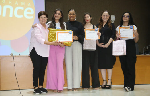 Alunos do Programa Alcance da Alece destacam a presença feminina na ciência