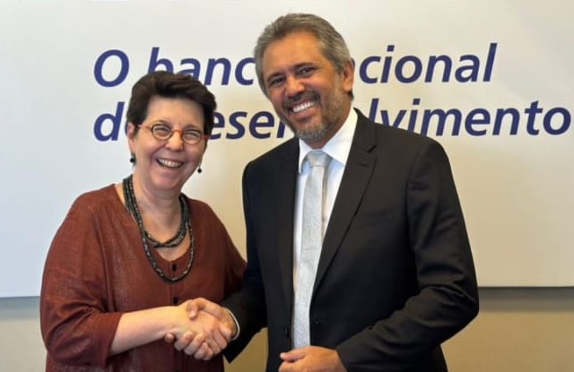 Elmano assina contrato de R$ 250 milhões com o BNDES para o projeto Sertão Vivo