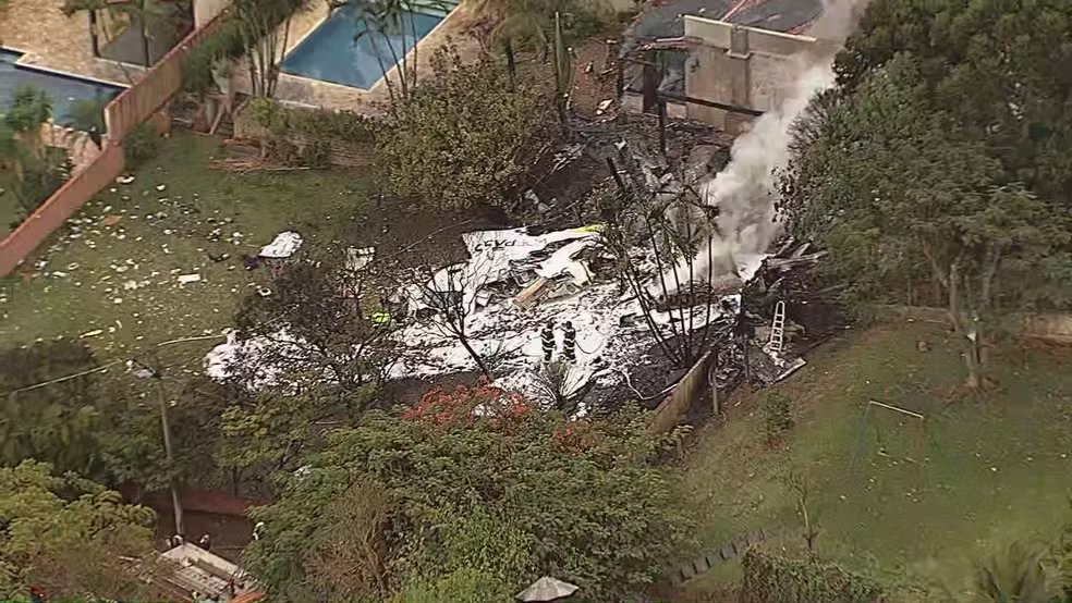 Avião que caiu em Vinhedo (SP) perdeu 4 mil metros de altitude em 1 minuto