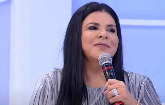 Mara Maravilha fala sobre tentativas de engravidar e mostra o rosto de filho pela primeira vez