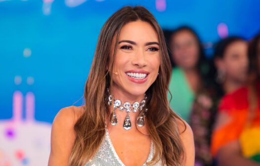 Patrícia Abravanel retorna ao SBT após morte de Silvio Santos e se emociona no palco