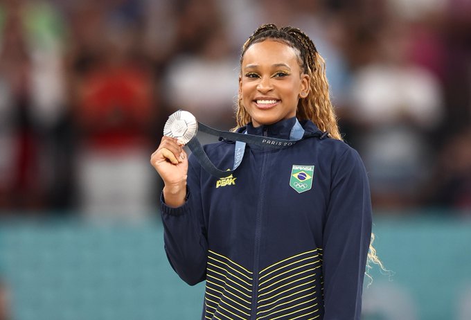 Rebeca Andrade se torna brasileira com mais medalhas na história dos Jogos Olímpicos