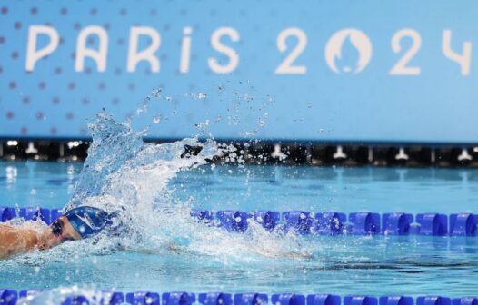 Brasil vai à final no revezamento 4x200m livre feminino em Paris-2024 e encerra jejum de 20 anos