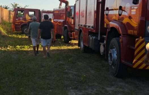 Incêndio atinge fábrica de calçados em Itaitinga, neste domingo (4)