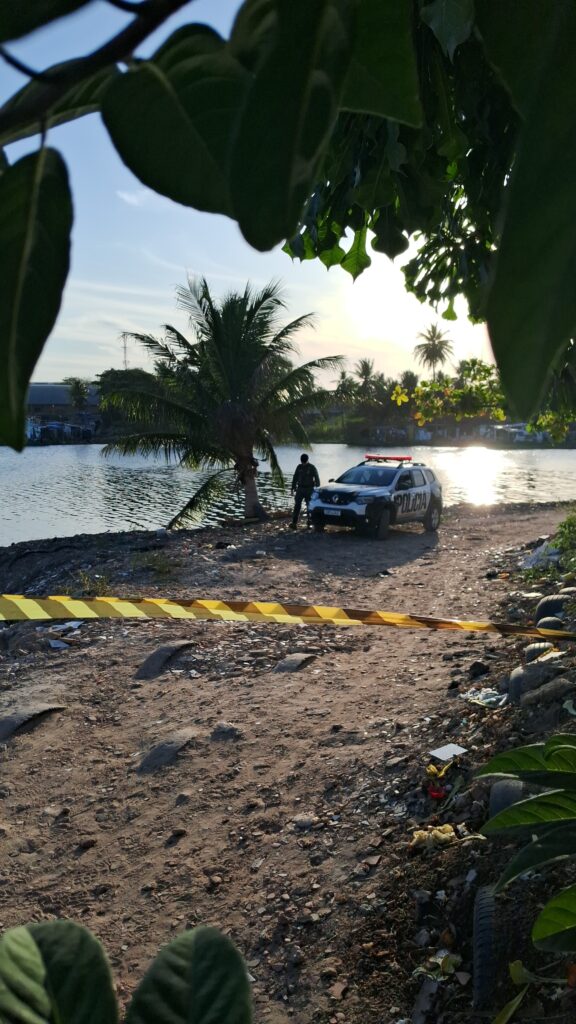 Corpo é encontrado submerso na Lagoa do Urubu, na Barra do Ceará