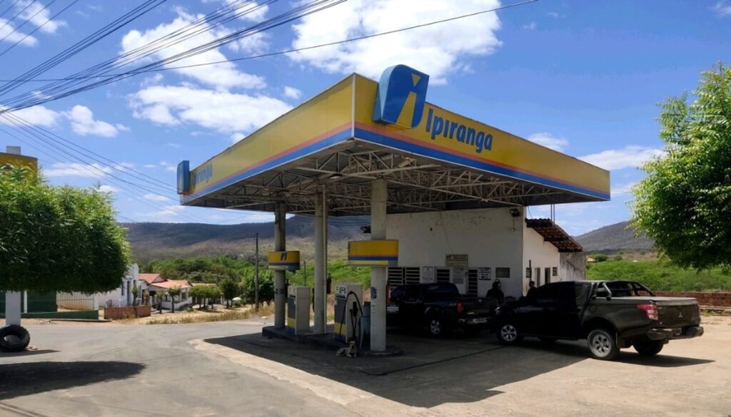 Posto de combustível clandestino é interditado no interior do Ceará após denúncia