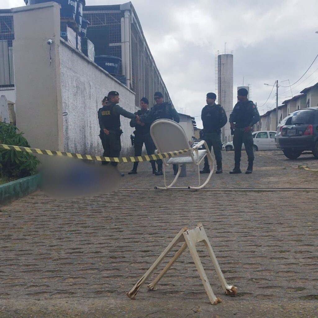 Porteiro é morto a tiros na entrada de residencial à luz do dia, em Maracanaú