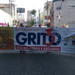 Manifestantes participam do 30º Grito dos Excluídos em Fortaleza