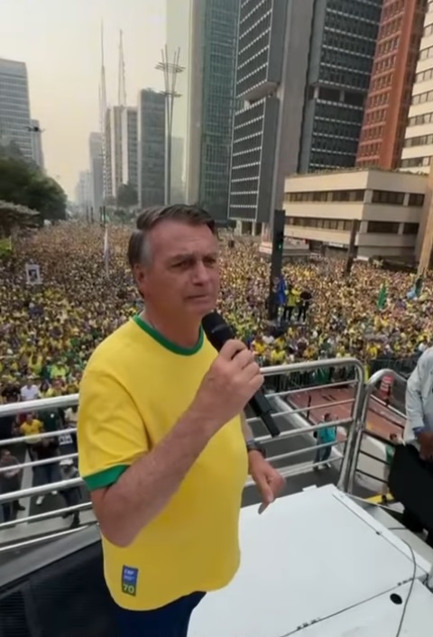 Bolsonaro participa de ato contra STF em ato na Paulista