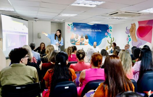 Procuradoria Especial da Mulher promove palestras em escolas do Ceará para combater a violência de gênero