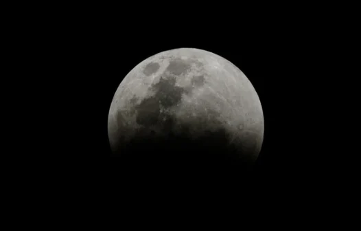 Eclipse parcial da Lua será que horas? Fumaça de incêndio vai atrapalhar? Saiba como assistir