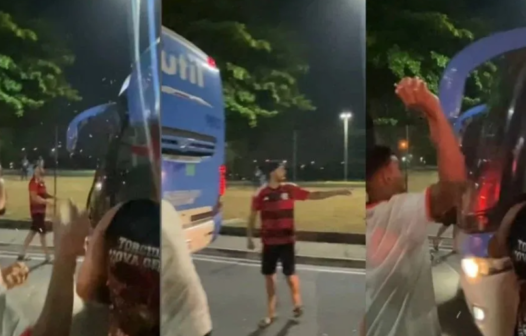 Torcida do Flamengo faz protesto em aeroporto após eliminação na Libertadores