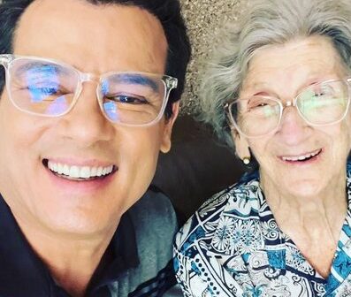 Celso Portiolli compartilha vídeo em momento com a mãe