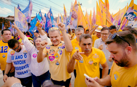 Sarto caminha no Parque Presidente Vargas e promete acabar com as ruas de terra em Fortaleza