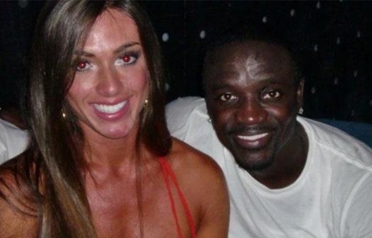 Atração do Rock in Rio, Akon fala sobre namoro com Nicole Bahls e férias no Brasil