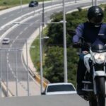 Entregadores e mototaxistas serão os primeiros beneficiados pelo Programa Moto Segura no Ceará; lançamento ocorre nesta segunda-feira (30)