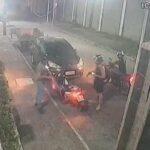 Homem tem moto roubada ao chegar em frente a condomínio, em Fortaleza